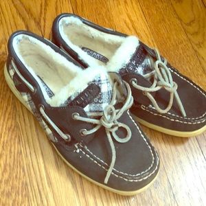 Sperry plaid fuzzy shoes size 6